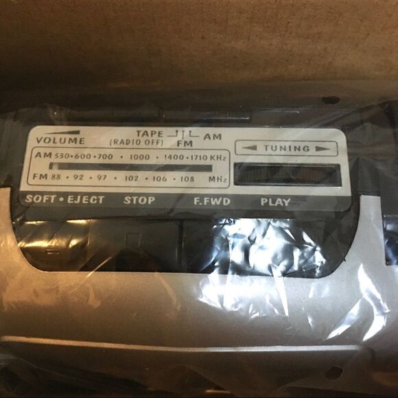 Vintage SUNTONE Cassette Player AM/FM Radio RR2400 New In Box Rare NEW - Picture 3 of 4